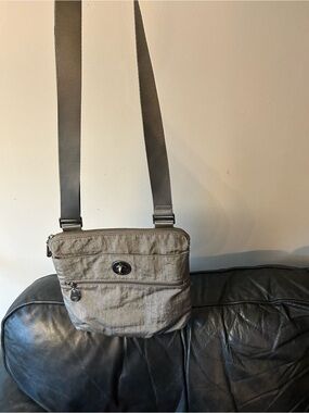 Baggallini Taupe Gray Messenger Crossbody Bag